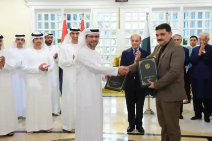 Pakistan, Abu Dhabi ports sign MoUs for collaboration in rail, airport, maritime sectors - Pakistan