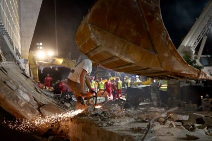 Thirteen dead in Serbian railway roof collapse