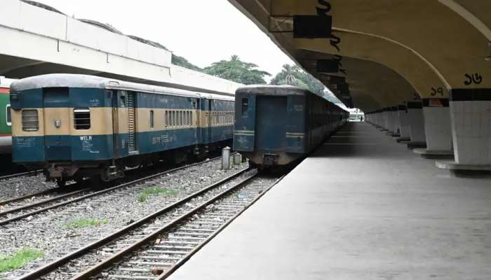 Bangladesh: Trains cancelled as staff strike over benefits