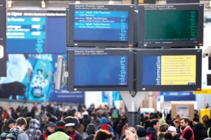 WWII Bomb Disrupts Paris Rail Services