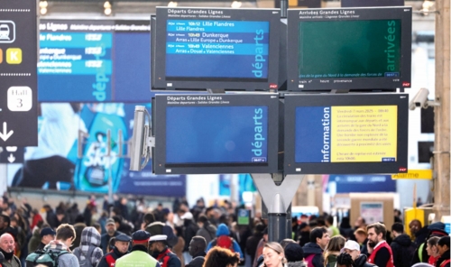 WWII Bomb Disrupts Paris Rail Services